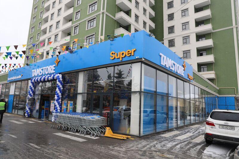 "Tamstore"da müdir xanım işçini döydü  VİDEO