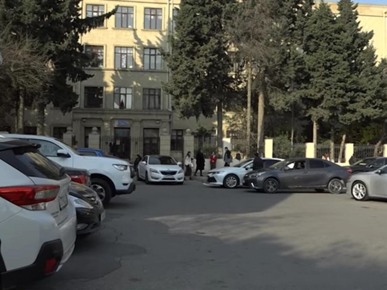 M&uuml;əllimlər "AzParking"dən narazıdır  Dərsdə oturduğumuz yerdə cərimələr gəlir