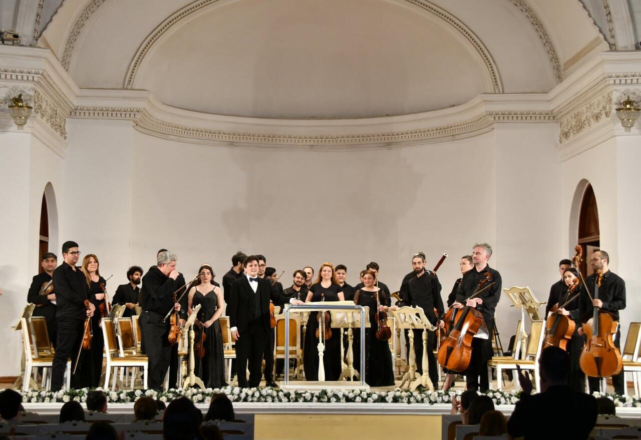 Filarmoniyada Dövlət Kamera Orkestrinin konserti keçirilib  FOTO