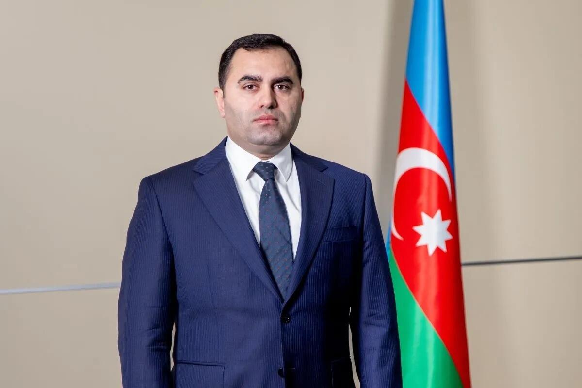 Prezidentin yüksək vəzifəyə təyin etdiyi Tural Piriyev bu məşhurun oğludur 