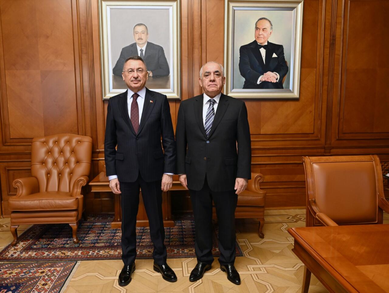 Əli Əsədov Fuat Oktay ilə g&ouml;r&uuml;şd&uuml;