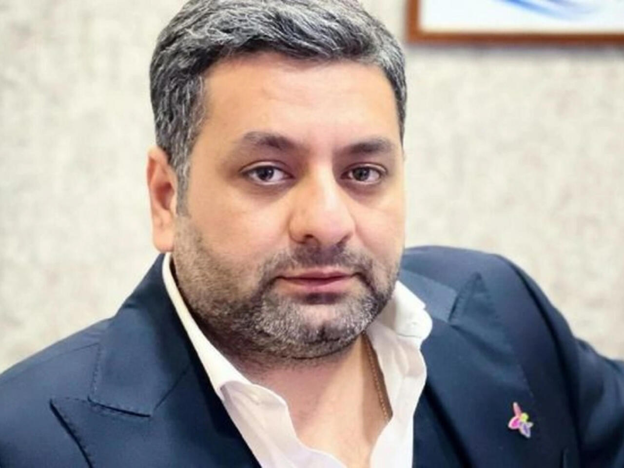 "18 ildir mənə elə bu şəkildən baxır"  FOTO