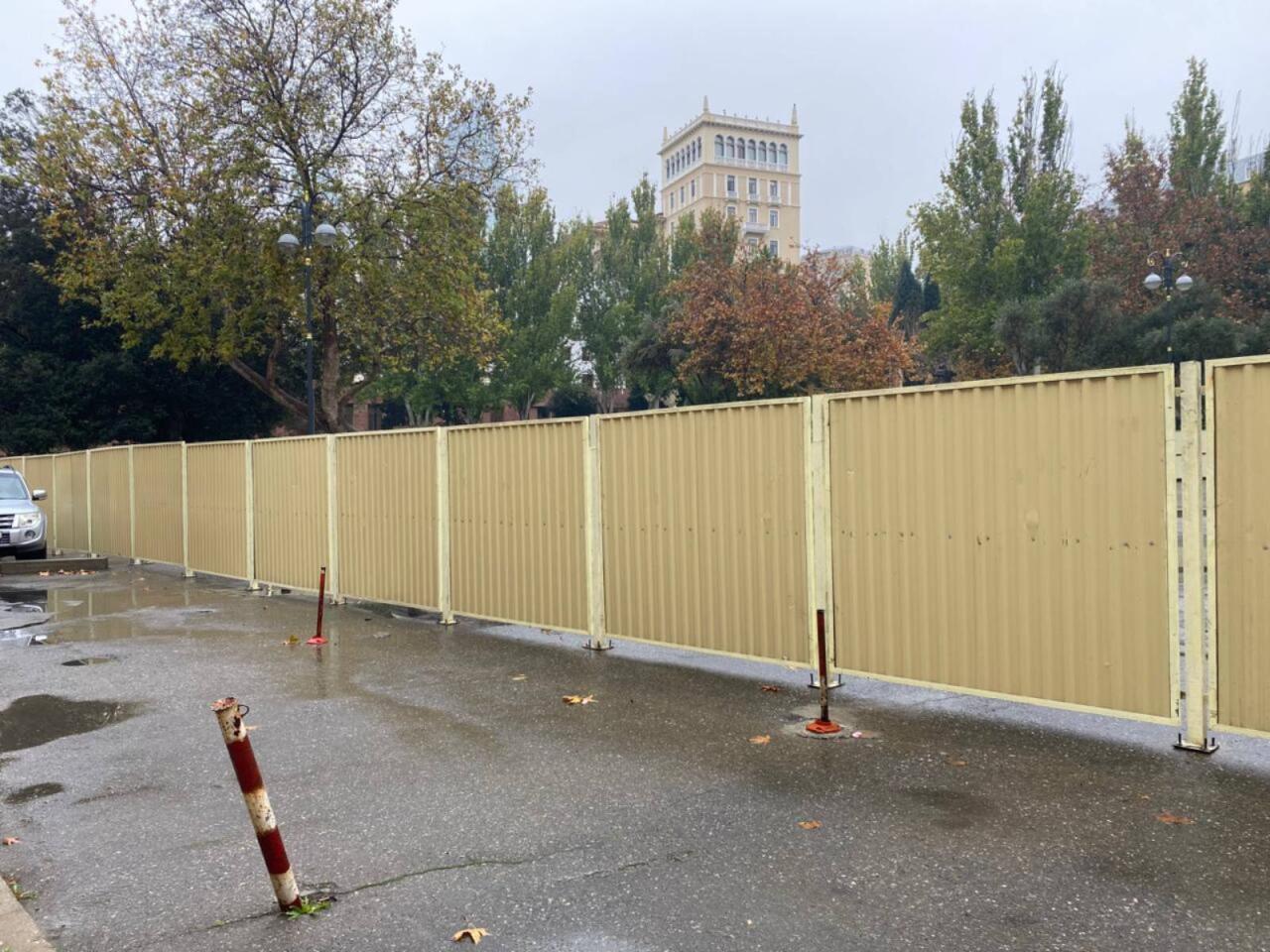 Bakının "məşhur" parkinqi bağlandı  Metroya görə  FOTO