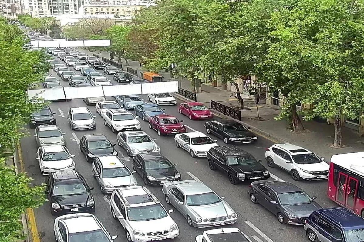 Azərbaycanda tıxac vergisi tətbiq oluna bilər: 5 MANAT 