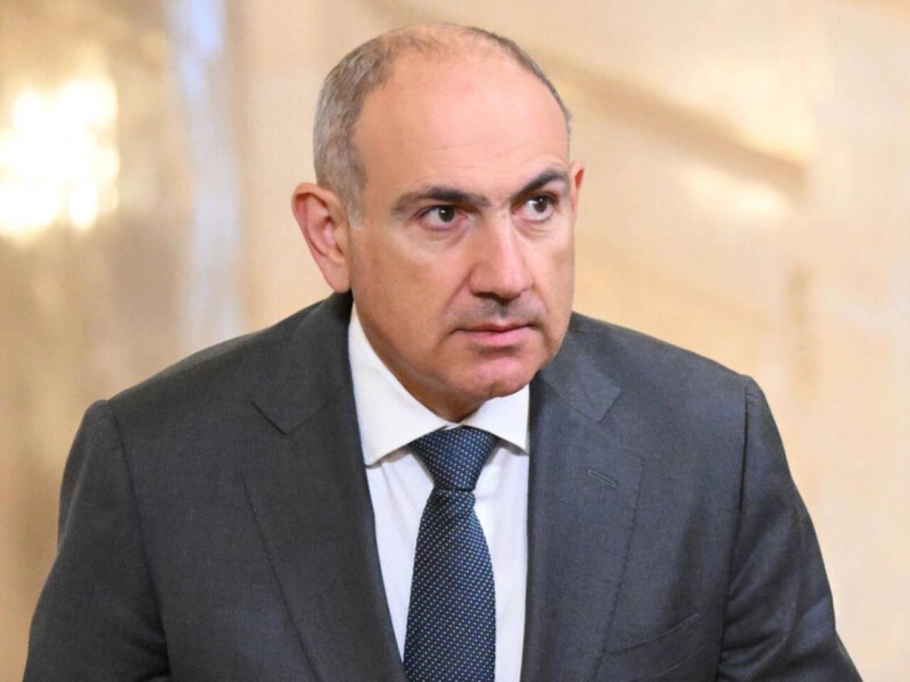 Paşinyan şeir yazdı, baraban &ccedil;aldı 