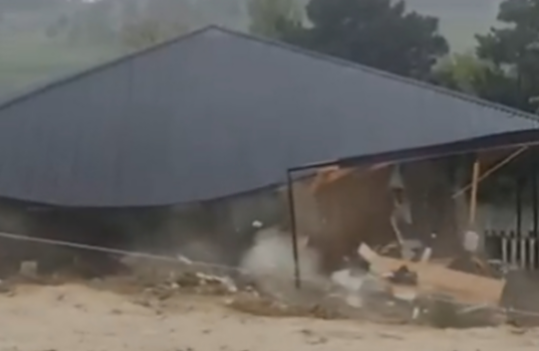 Azərbaycanda sel evi yerlə yeksan etdi 