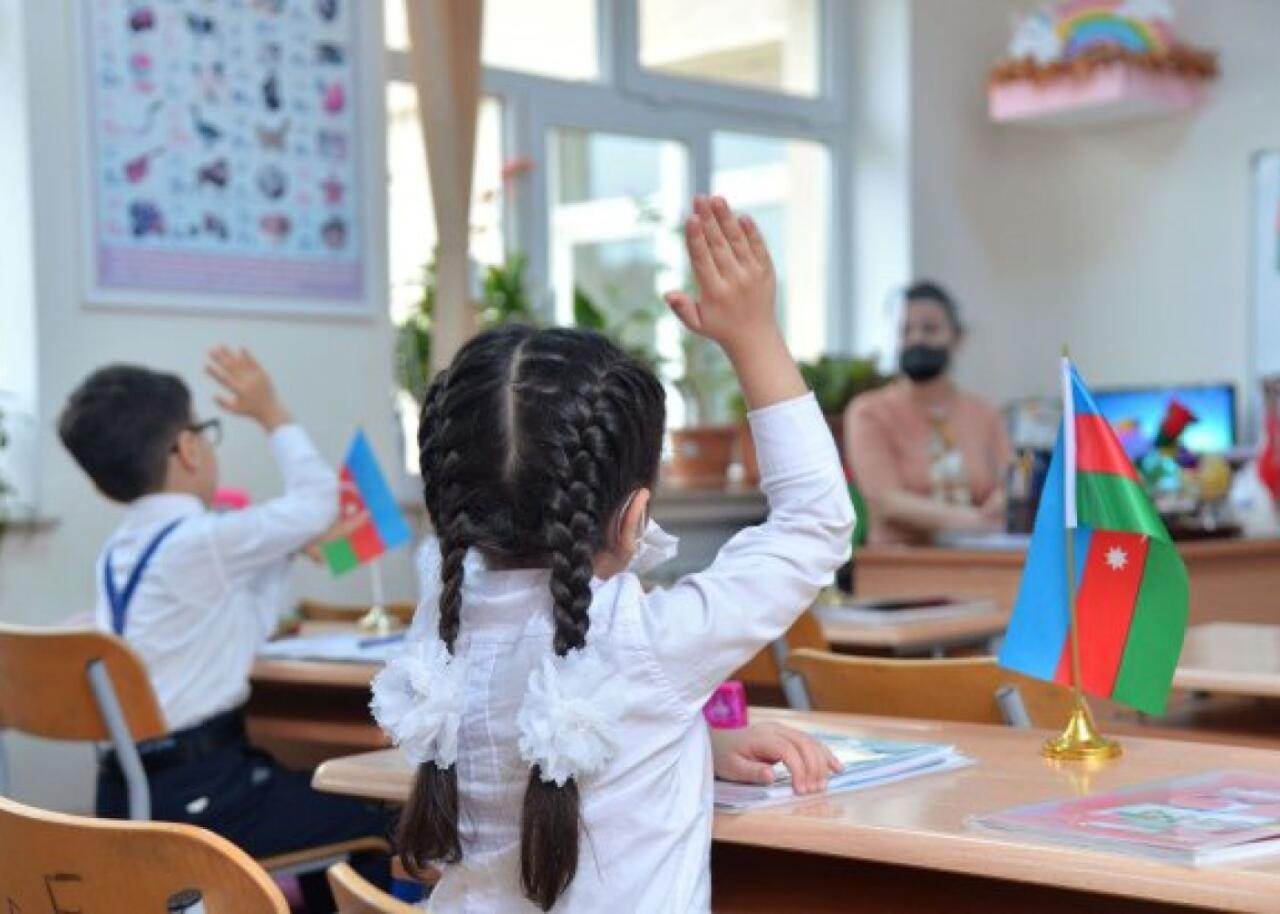 Azərbaycanda bu dil sürətlə yayılır  Orta məktəblərdə tədris olunacaq?