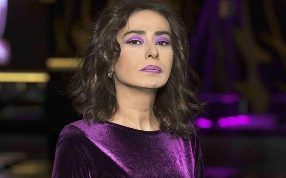 Yıldız Tilbənin uzun saçlı yeni imici 