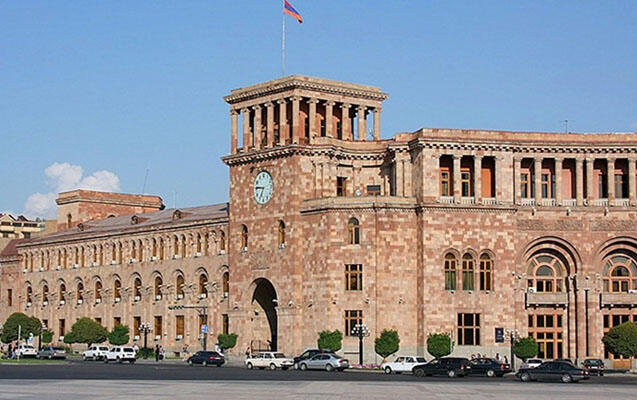 "Ermənistan Avrasiya İqtisadi İttifaqı və Avropa İttifaqı arasında seçim etməli olacaq"