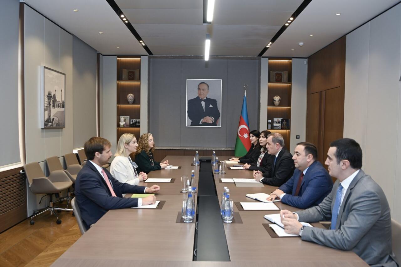 Ceyhun Bayramov ABŞ rəsmisi ilə AzərbaycanErmənistan normallaşma prosesini müzakirə edib  FOTO