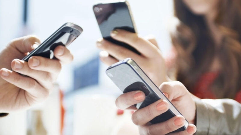 Diqqətin yayınmasında əsas səbəb telefon deyil  ARAŞDIRMA