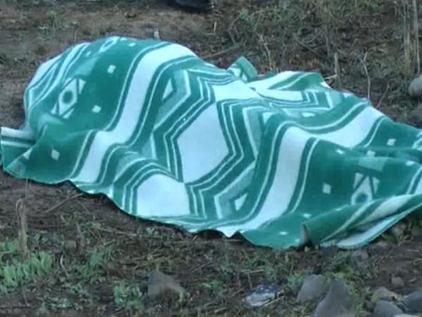 Astarada gənc oğlan evin həyətində &ouml;l&uuml; tapıldı