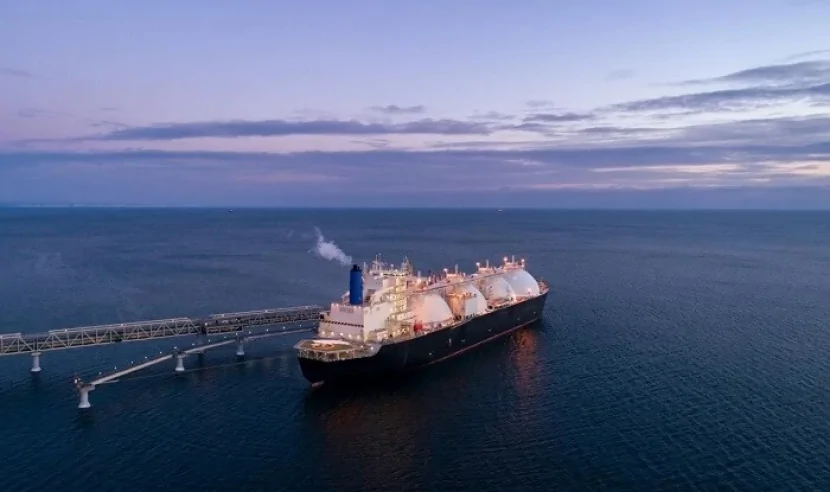 Rusiyanın nəhəng gəmisi vuruldu  30 nəfər olub...