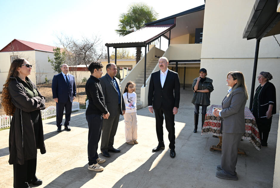 İlham Əliyevin Xocavənd sakinləri ilə səmimi s&ouml;hbəti