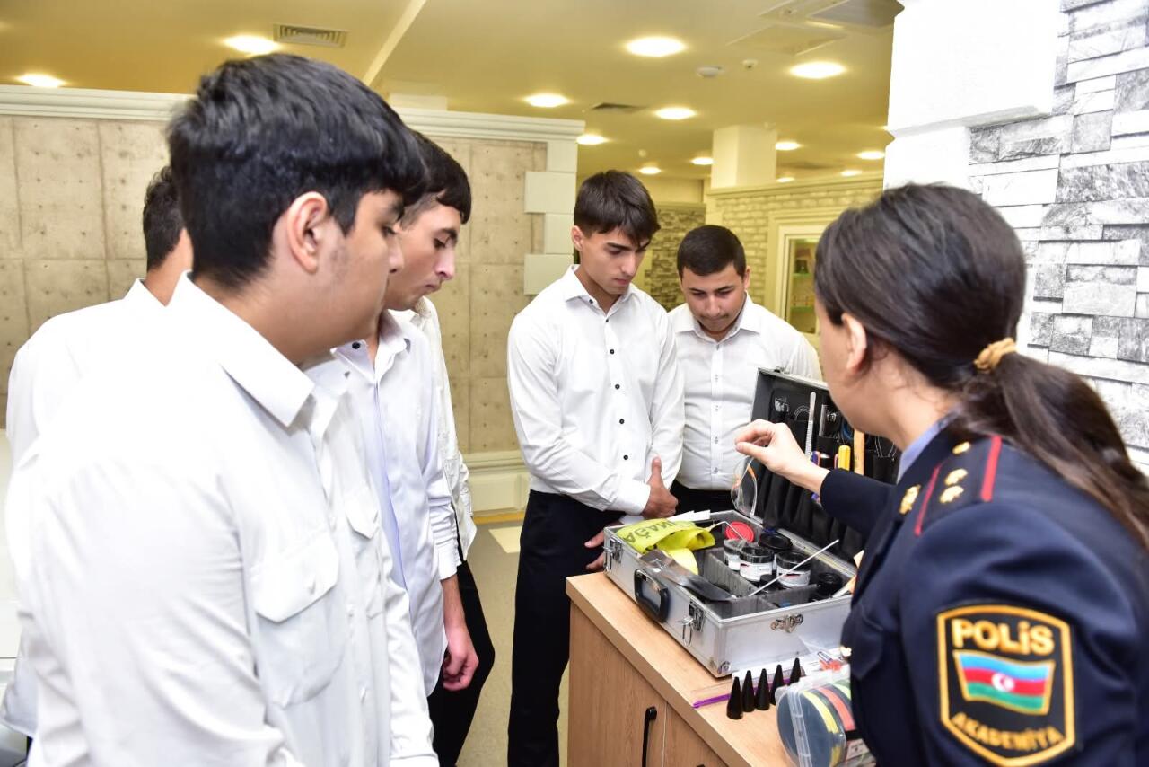 Polis Akademiyasında məktəblilər üçün “Açıq qapı”  FOTO