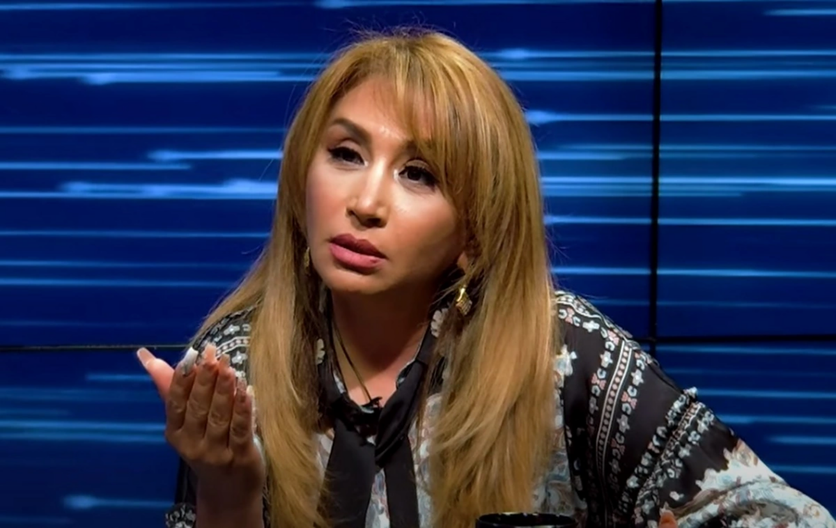 Elnarə Abdullayeva qatıq və sarımsaq satıb?  A&Ccedil;IQLAMA