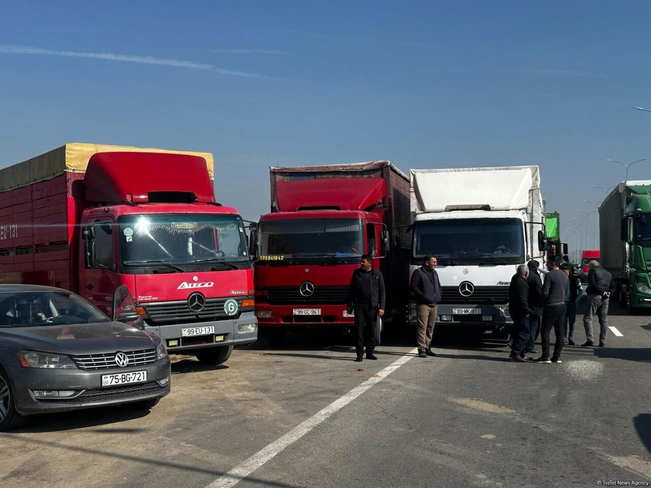 Yataqxana və digər inzibati binalarda yaşayan ailələr Ballıcaya köçürülür  Karvan yola düşdü