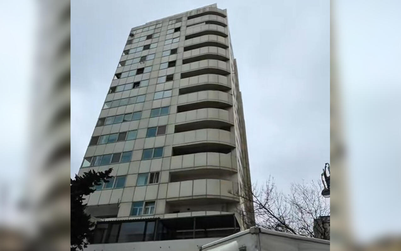 Bakının mərkəzindəki 3 bina S&Ouml;K&Uuml;L&Uuml;R 