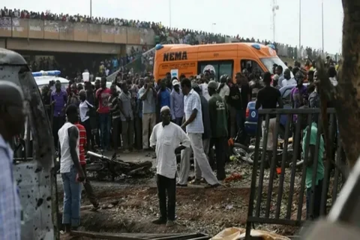 Nigeriyada avtobus minaya düşüb: 8 ölü, 20dən çox yaralı var