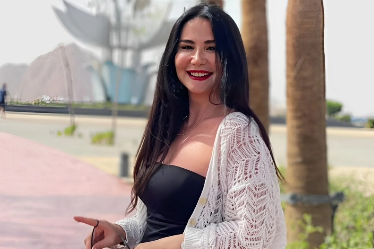 Leyla çənəsini "uzatdı" 