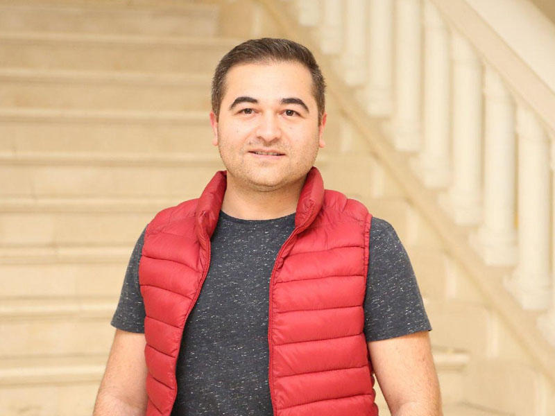 İlkin izləyicisinə əsəbiləşdi  FOTO