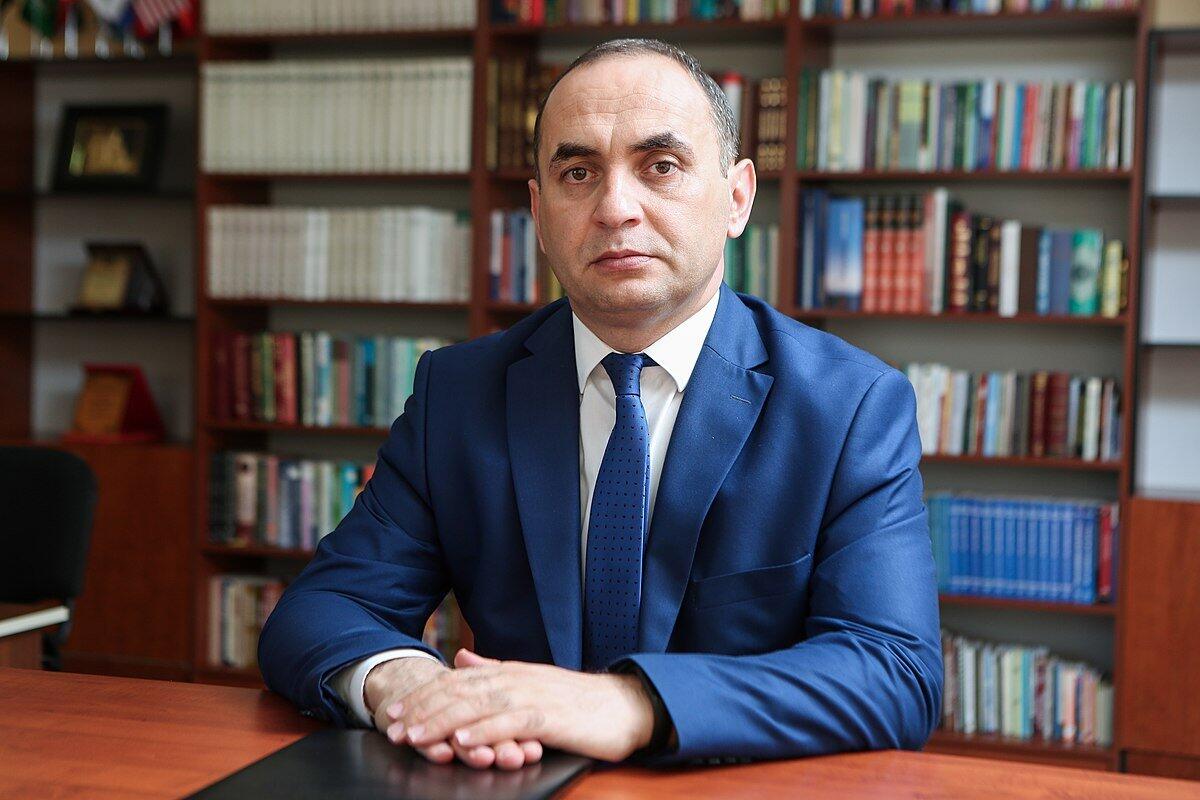 "Özü boşanmış bir insan ailələrə hansı tövsiyəni edə bilər?  DEPUTAT