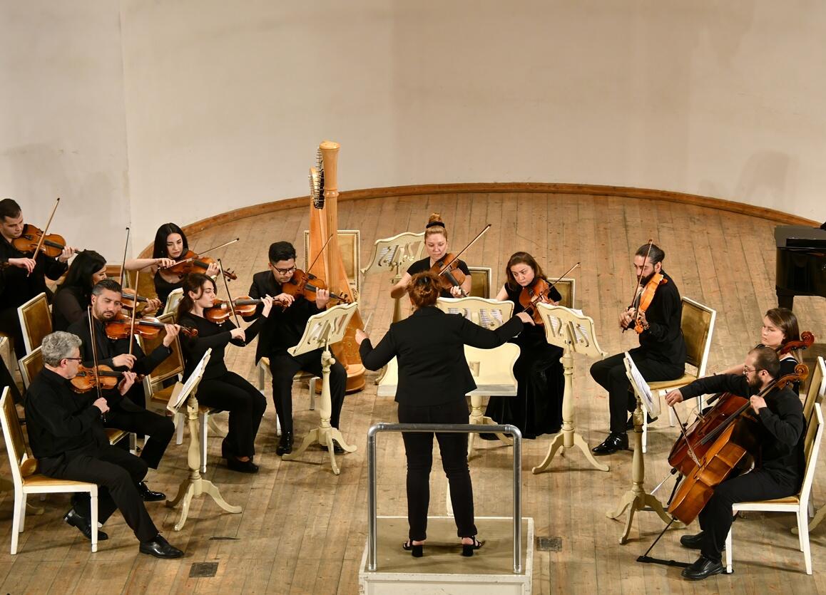 Qara Qarayev adına Dövlət Kamera Orkestrinin  konserti Fransa dirijoru ilə çıxış etdi 