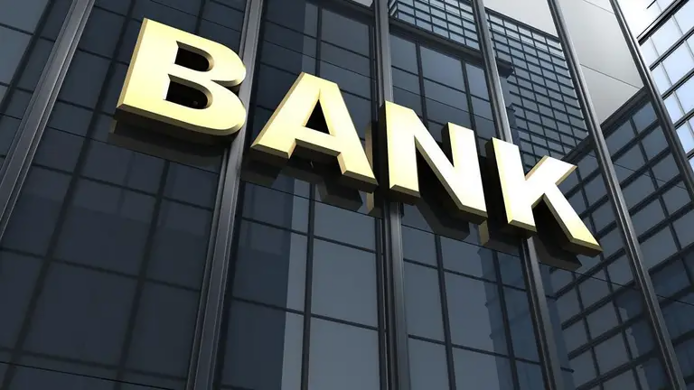 Varlıların bank hesablarından kasıblara PUL K&Ouml;&Ccedil;&Uuml;RƏN bank m&uuml;diri 