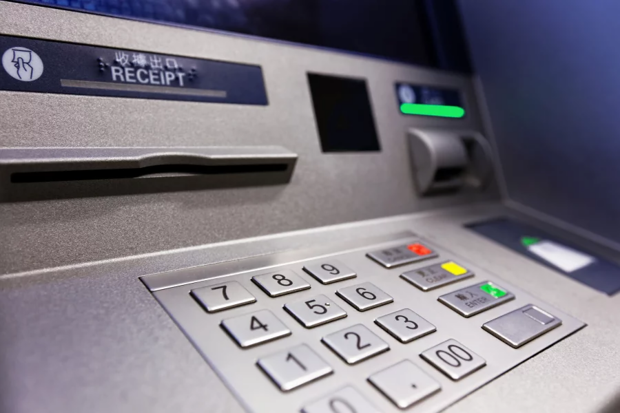 Bankomatlardan pul çıxarmaq mümkün olmayacaq  Rusiyada yeni qanun