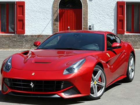 8 milyonluq "Ferrari" aldı, 1 saat sonra kül oldu  FOTO