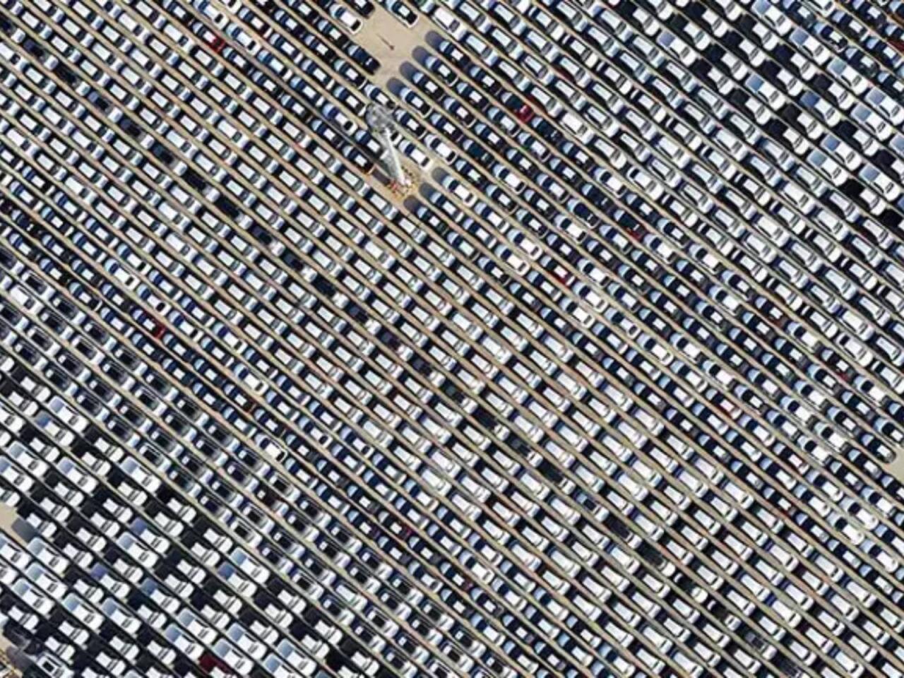 Dünyanın ən böyük gəmisi ilə 7 min maşın gətirildi  Dronla çəkilən şəkillər diqqət çəkdi  FOTO