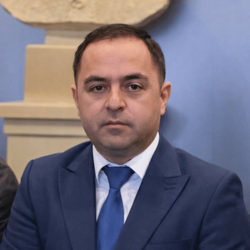 Polkovnik vəzifəsindən azad edildi  FOTO