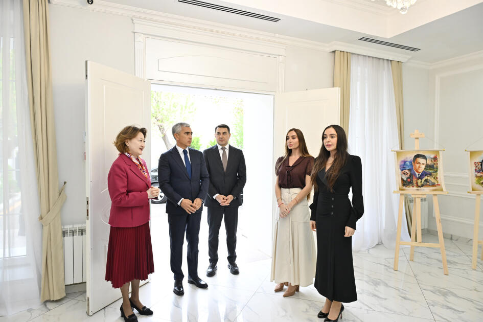 Leyla Əliyeva və Arzu Əliyeva Türk Mədəniyyəti və İrsi Fondunu ziyarət ediblər 