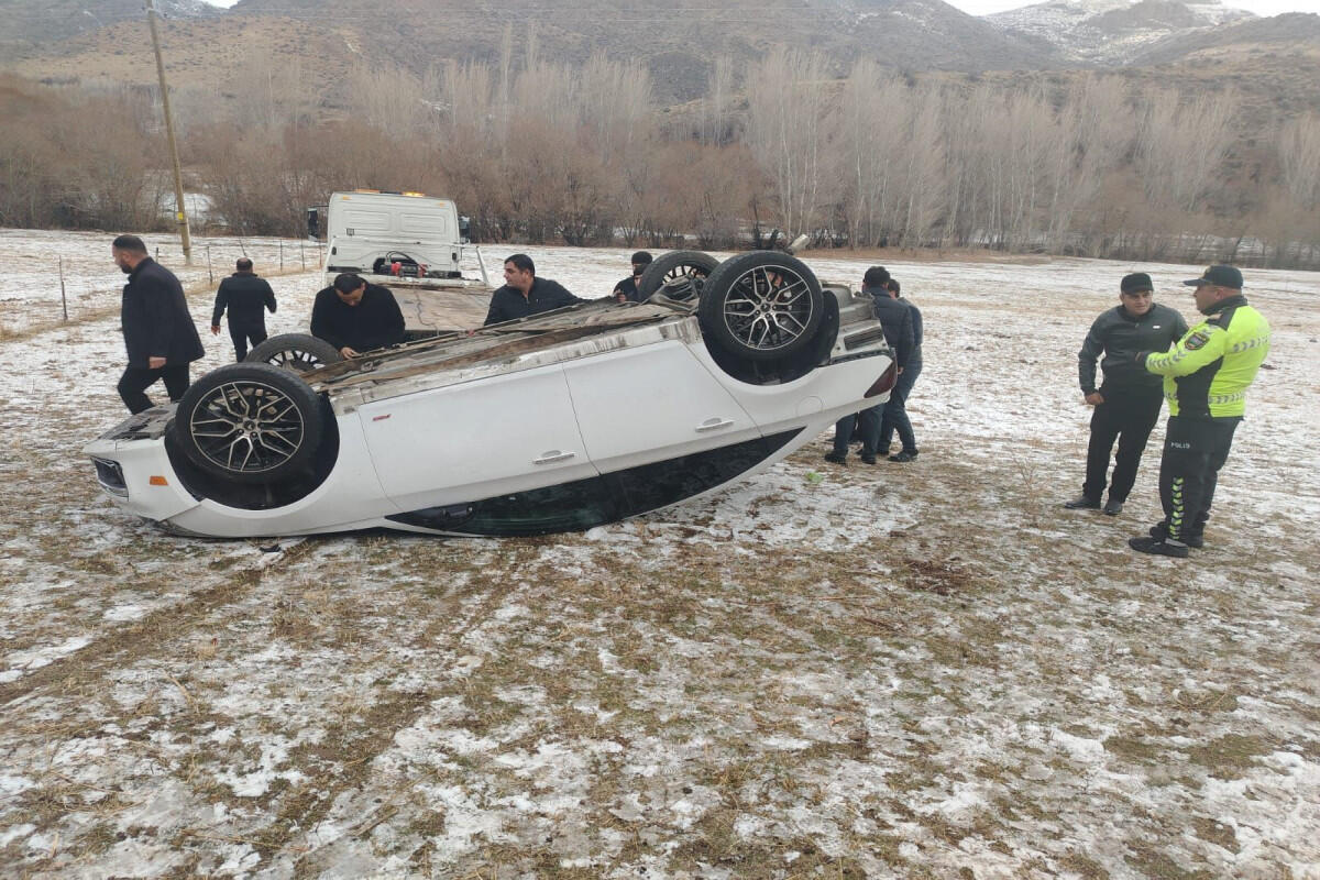 Şahbuzda avtomobil qaz xəttinə &ccedil;ırpılıb, 450 nəfər qazsız qalıb 