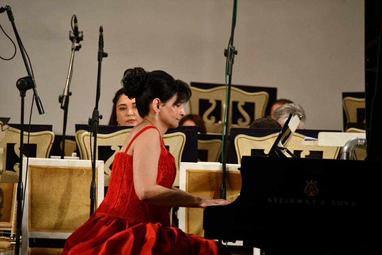 Nərgiz Əliyarova Beynəlxalq Qadınlar Gününə konsert həsr etdi  FOTO