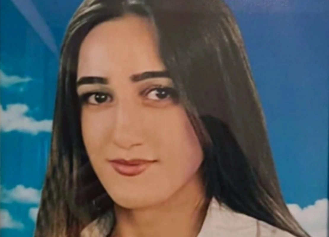 Toya getmək istəməyən bacısını boğub öldürdü: Bakıda tələbə qızın qətlə yetirildiyi evdən