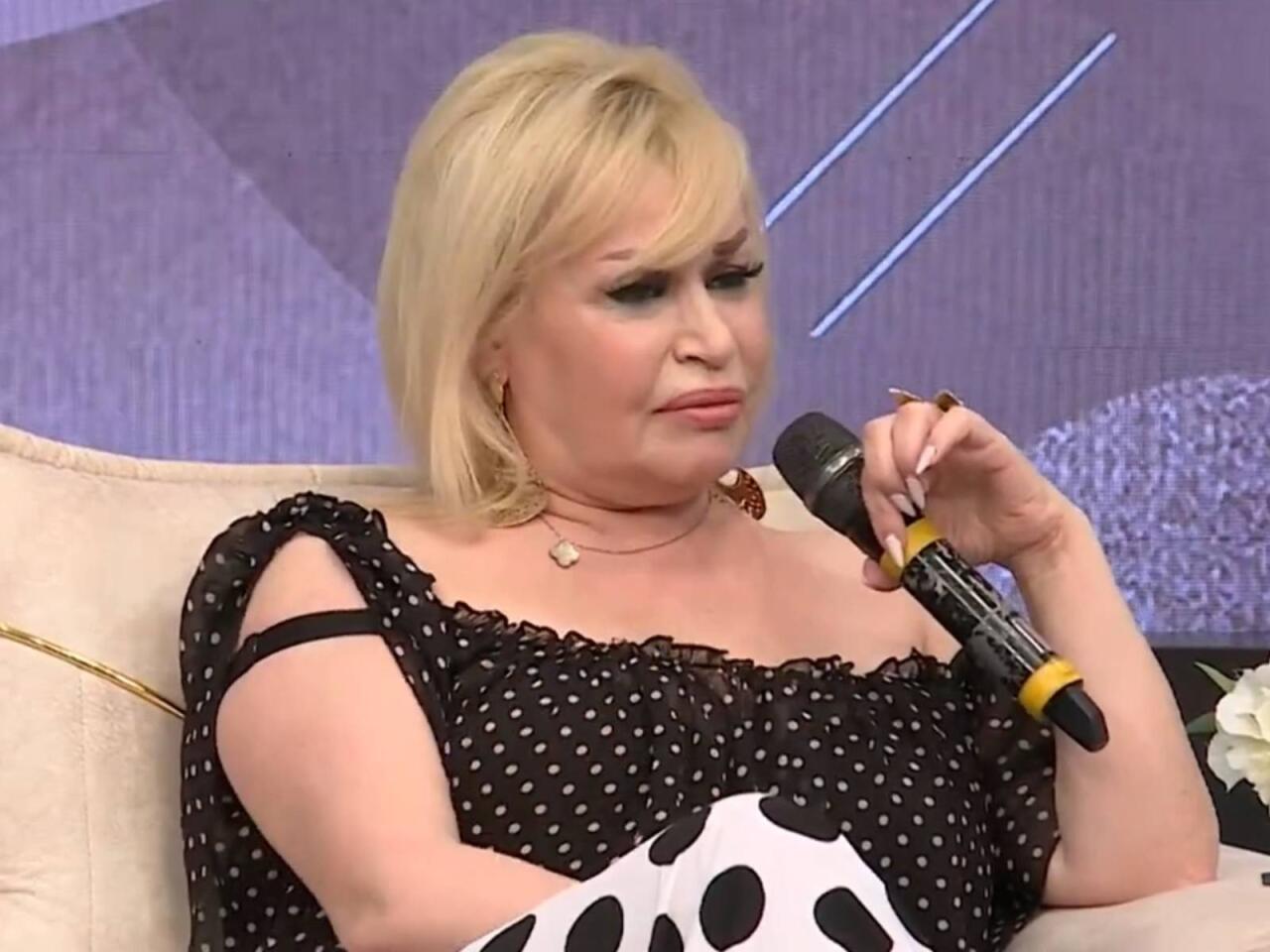 Aparıcının sualından sonra &uuml;rəyində problem yarandı