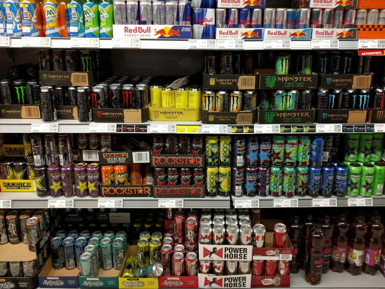 Bir qutu enerji i&ccedil;kisinin