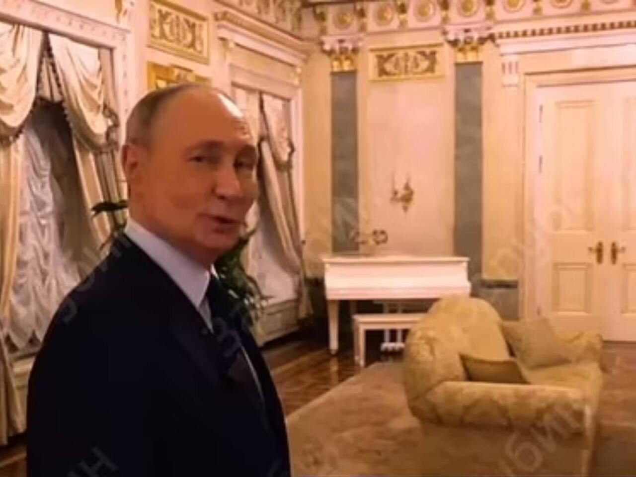 Putin ilk dəfə iş otağını göstərdi  VİDEO