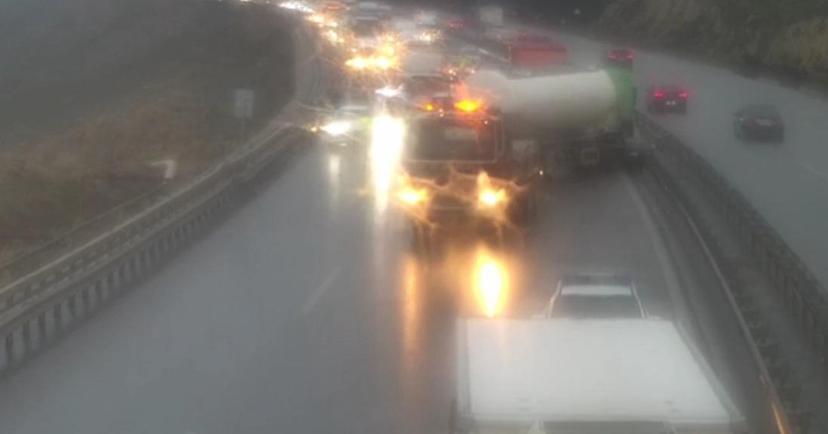 Yasamal ərazisində dairəvi yolda qəza baş verdi