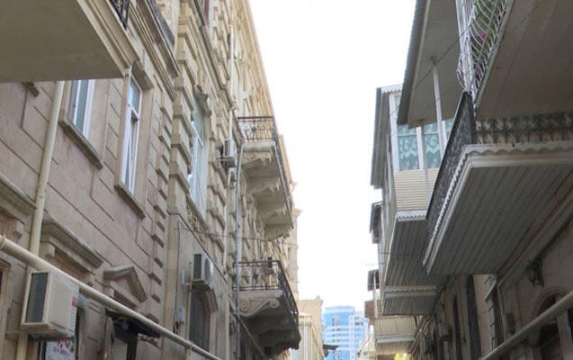 9 mərtəbəli binanın 8ci mərtəbəsində biabırçı vəziyyət hökm sürür