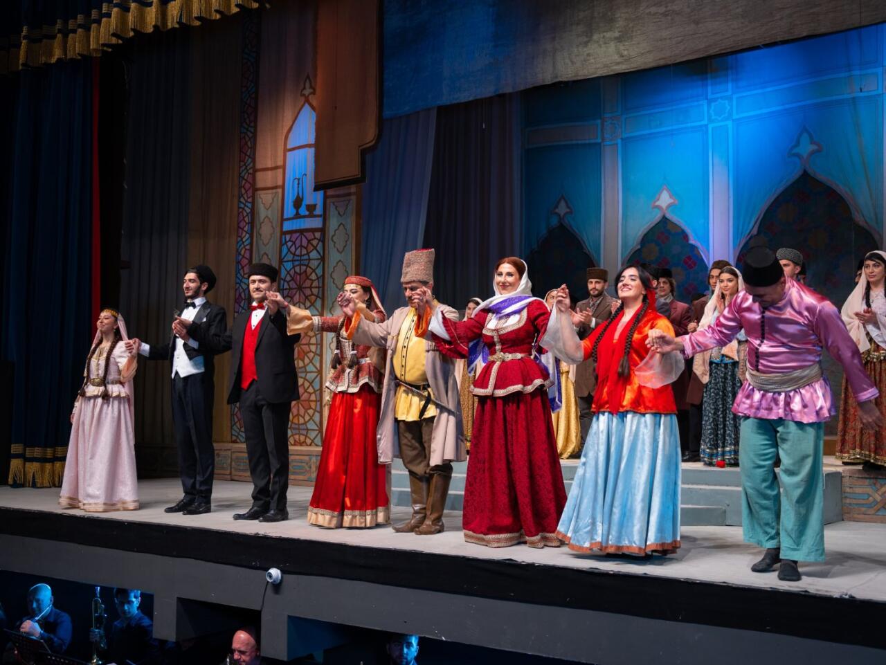 Fidan Hacıyevanın İkinci Beynəlxalq festivalının "Arşın mal alan" operettasından möhtəşəm startı – FOTO