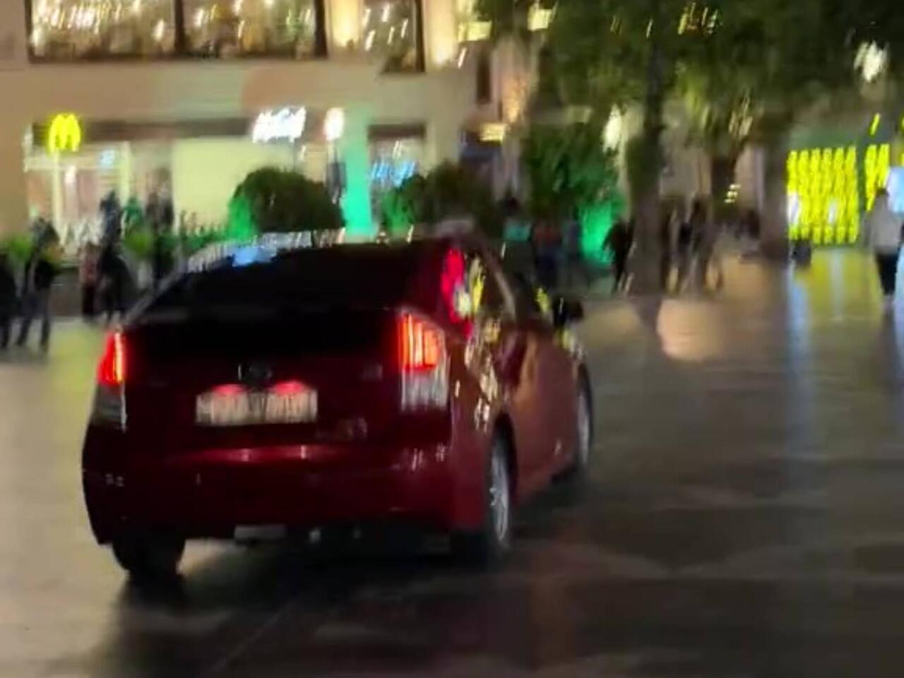 "Tarqovıy"da piyadaların arasında "Prius" sürdülər  VİDEO