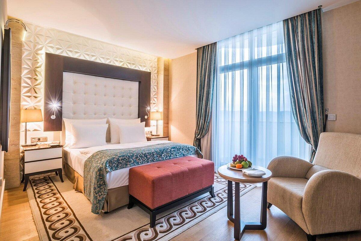 Azərbaycanda məşhur hotellərin Novruz