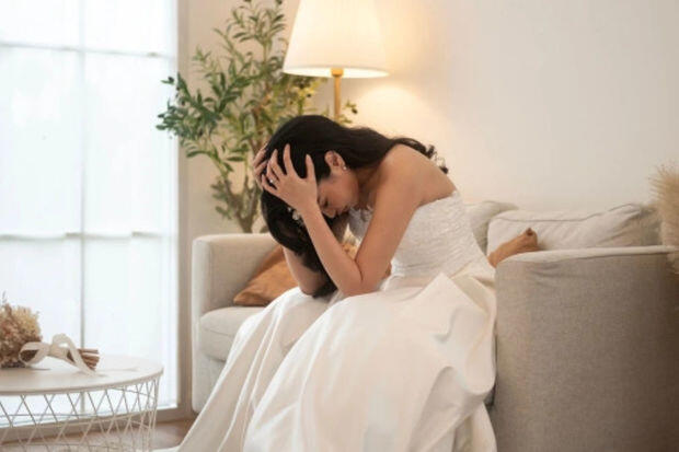 Gəlin toydan 20 dəqiqə sonra bəyin otağına görə