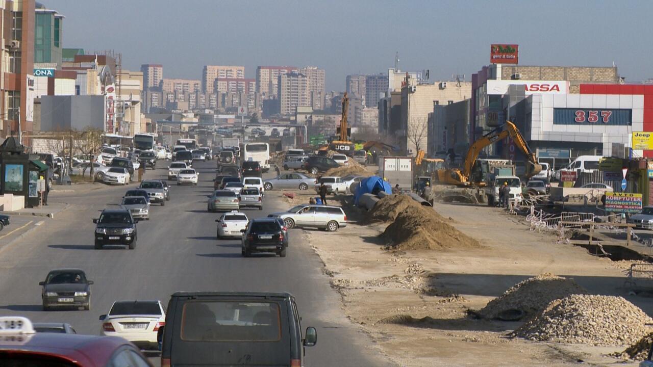 Bakıda məşhur bazar niyə s&ouml;k&uuml;l&uuml;r?  VİDEO