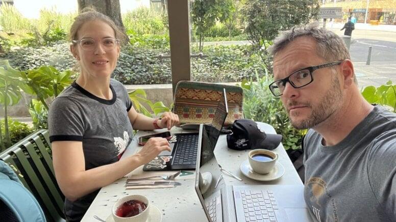 Hər şey bir sual ilə başladı: 300 manat ilə 5 ildə milyon&ccedil;u oldular