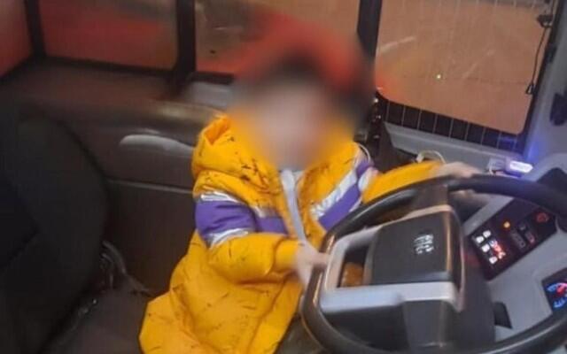 Avtobus s&uuml;r&uuml;c&uuml;s&uuml; uşaq oğurluğunun qarşısını necə aldı? 