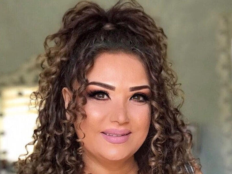 Aparıcı Zaur efirdə Mənzurəni PƏRT ETDİ 