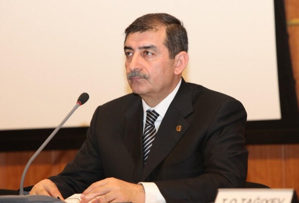 İcra baş&ccedil;ısının bacısı vəzifəsindən azad olundu 